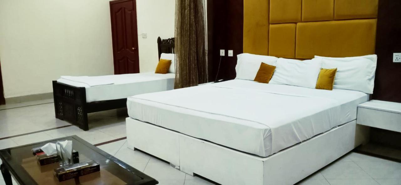 Hotel Pak Continental Multán Kültér fotó