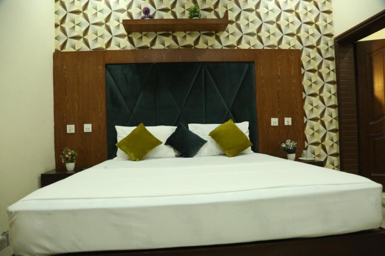 Hotel Pak Continental Multán Kültér fotó